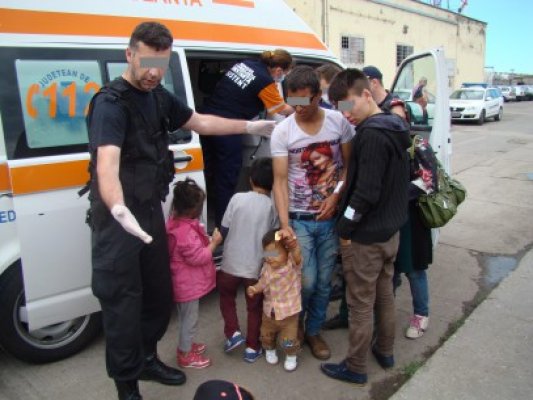 Traficanţii de migranţi bombardează magistraţii cu contestaţii